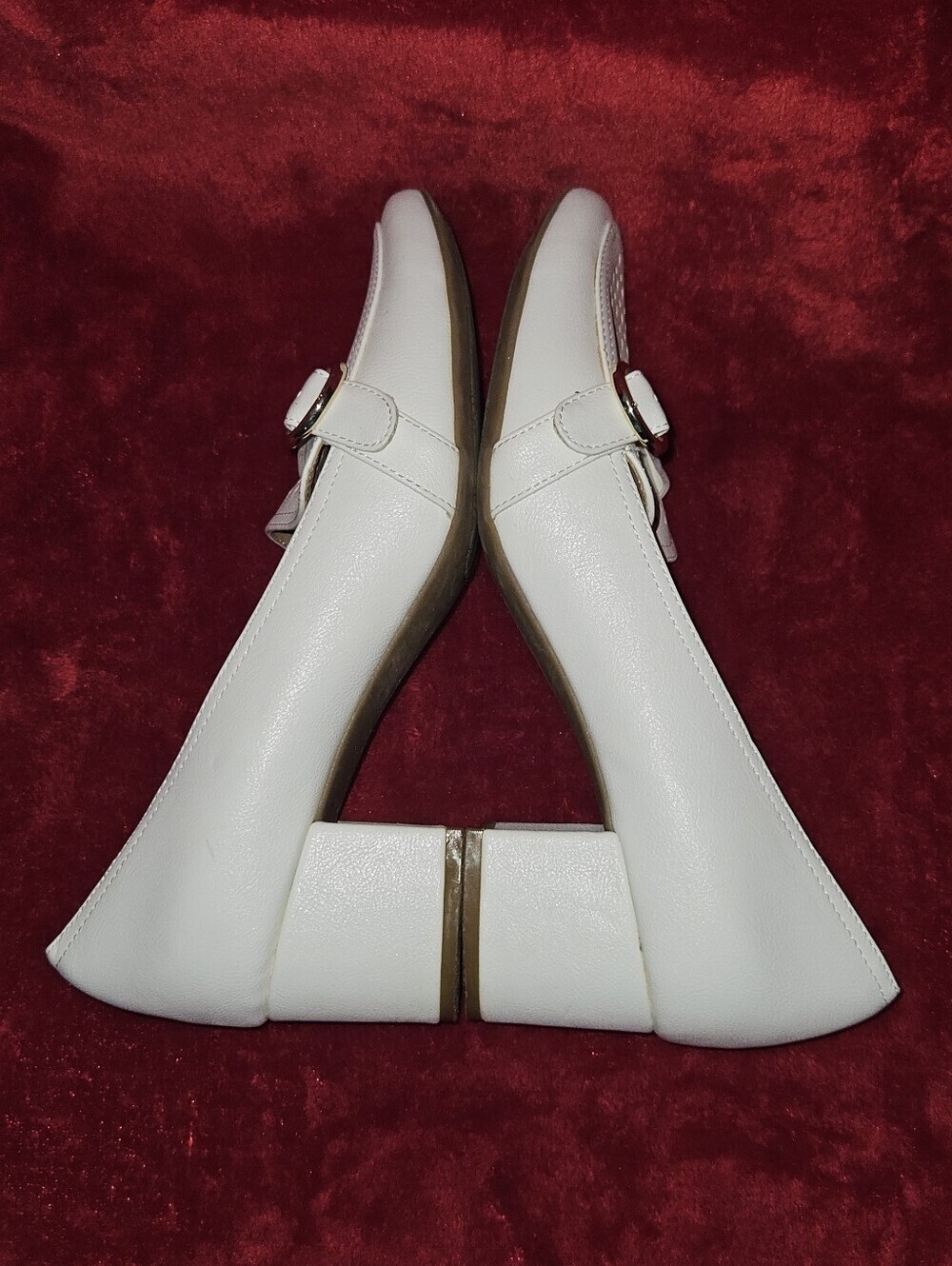 Giani Bernini White Perforated Low Block Heel Loafers w/Buckle Accents - Size 8M - Picture 4 of 6